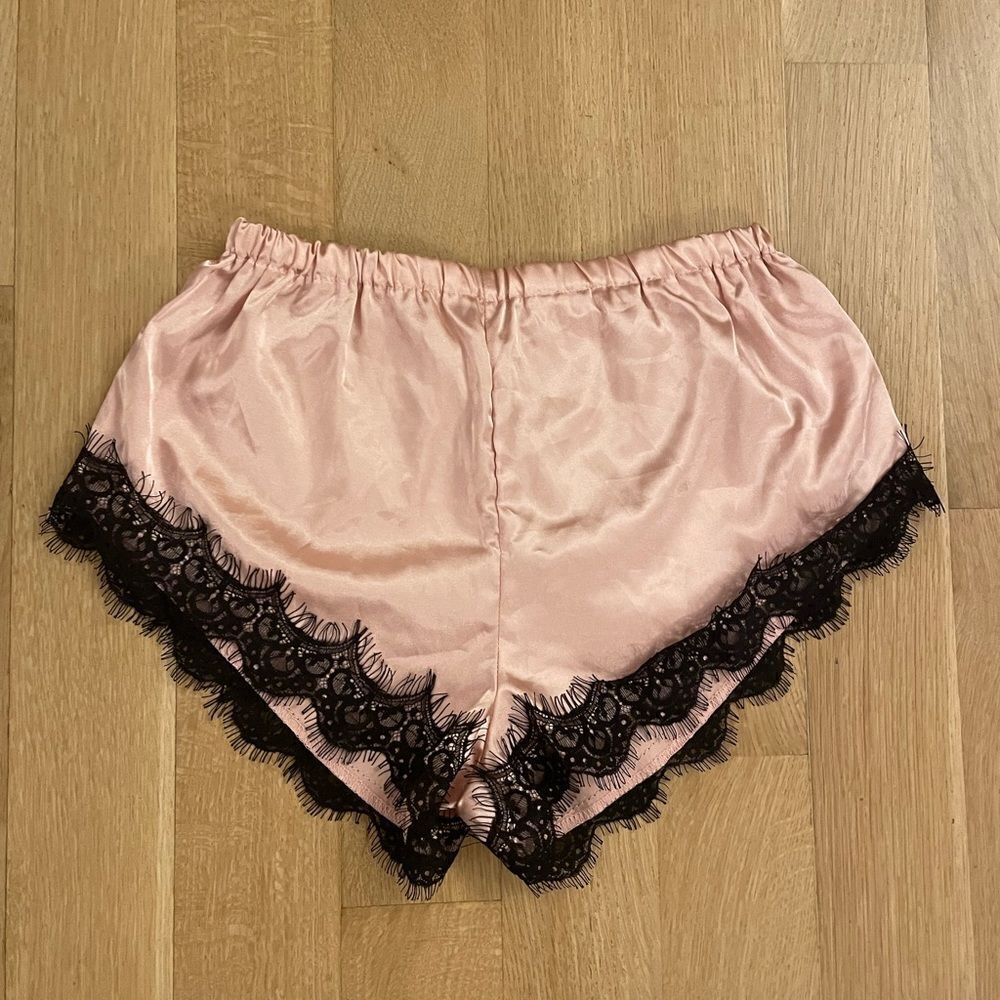 Silky pink pajama shorts with black lace from Shein - Picture 2 of 5